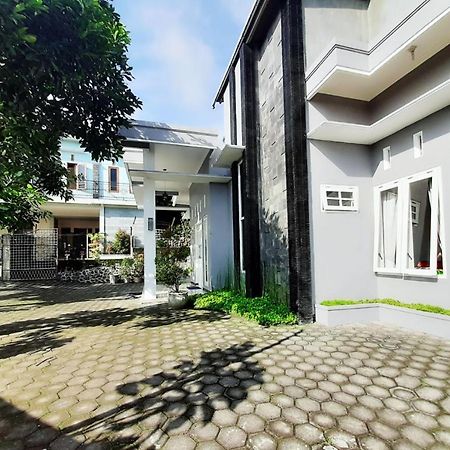 Villa Monesa Tretes Pasuruan Exterior foto